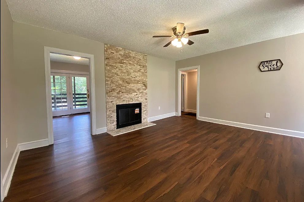 231 Ridgeway Rd — Photo 1
