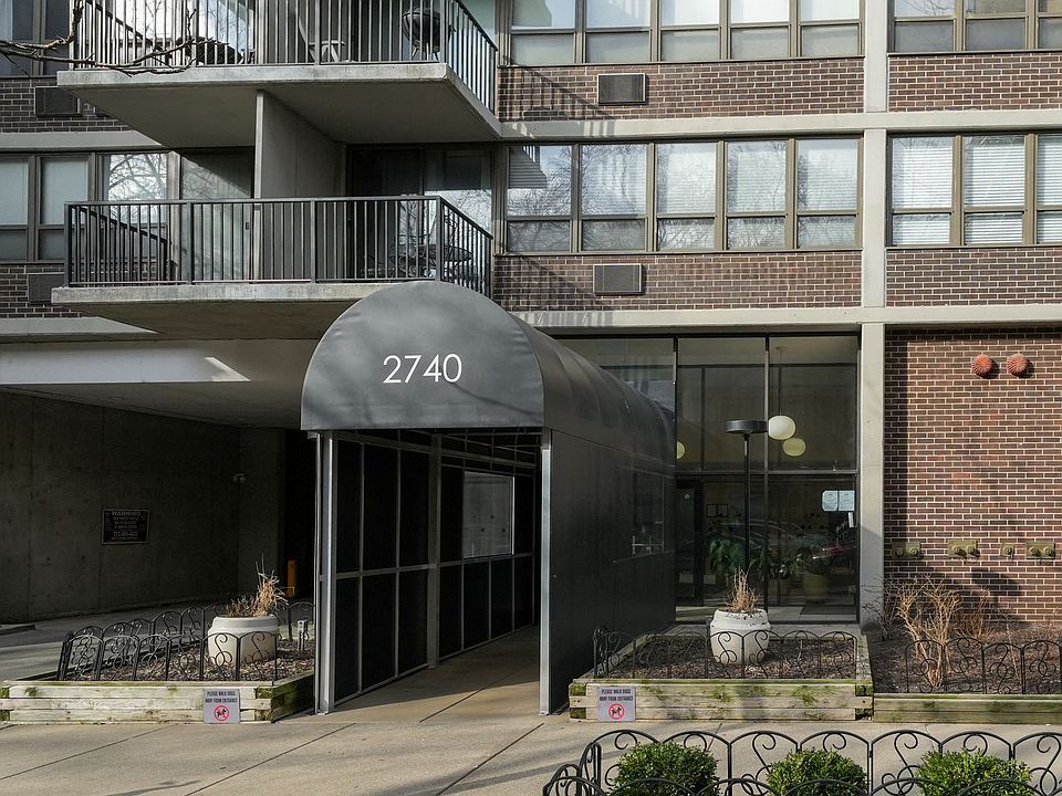 1st image of 2740 N Pine Grove Ave APT 5G