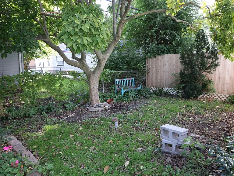 23448 Hoover Ave — Photo 9