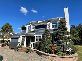 3 Woodstock Dr, Linwood, NJ 08221