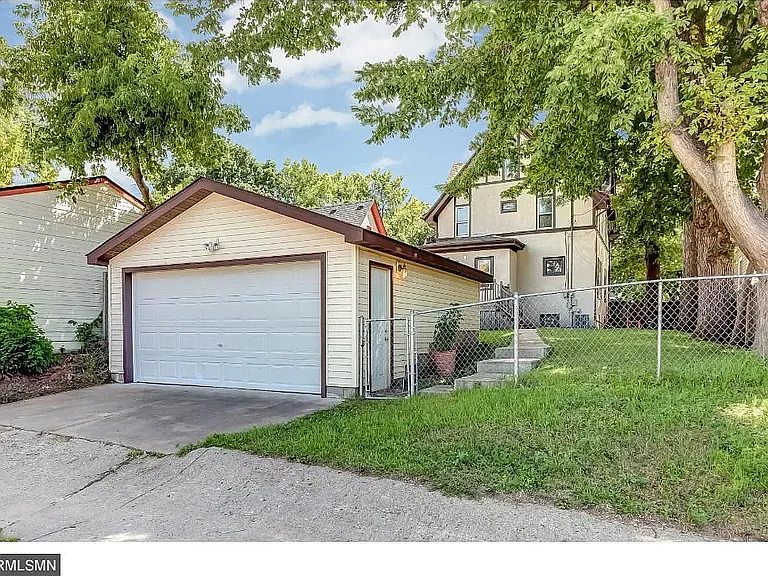 2911 Girard Ave N — Photo 23