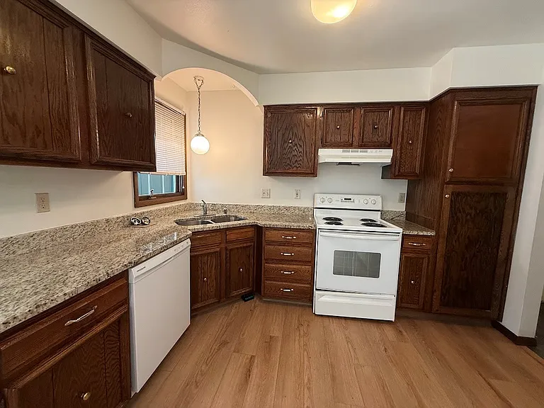 5106 Raymond Rd — Photo 4