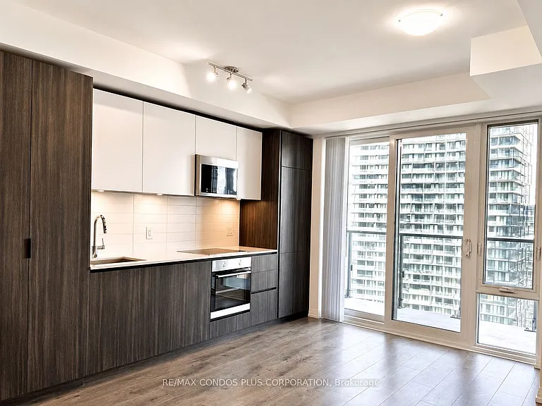 28 Widmer St #3126 — Photo 3