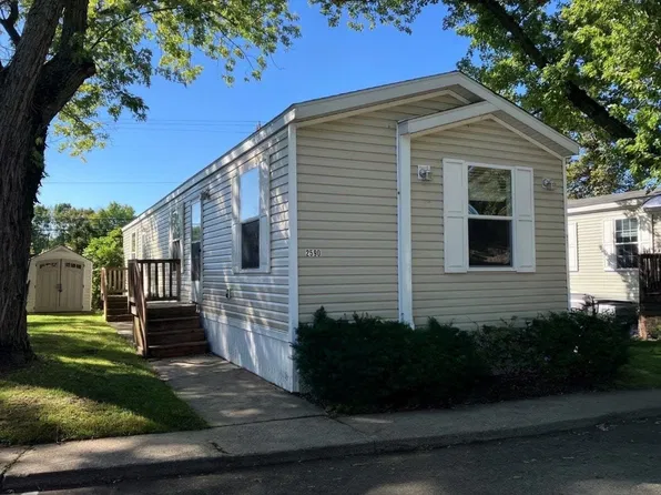 2590 Pleasant #61, Brighton, MI 48114