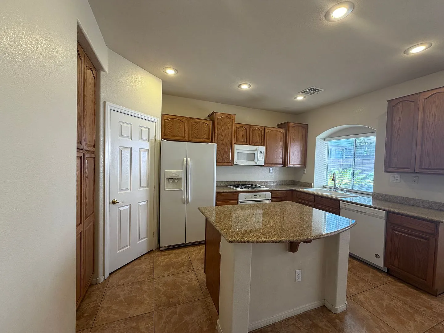 4 bedroom in North Summerlin — Photo 4