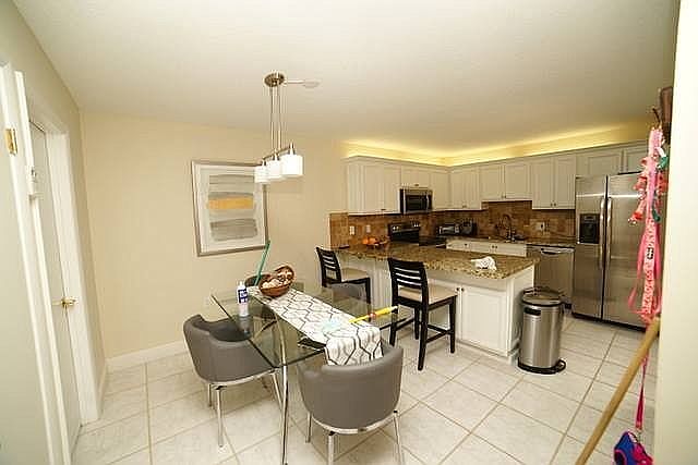 1st image of 704 7th Ln