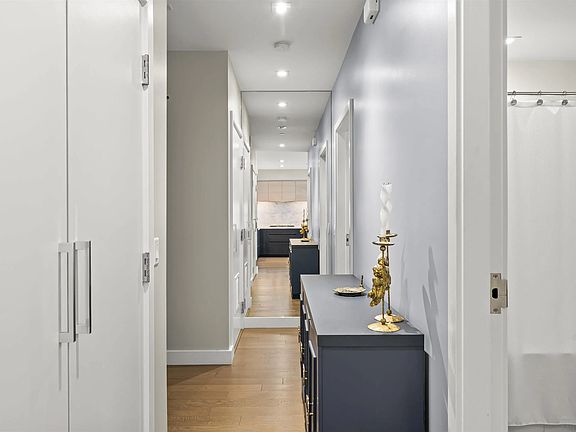 2nd image of 1388 Kettner Blvd #2706