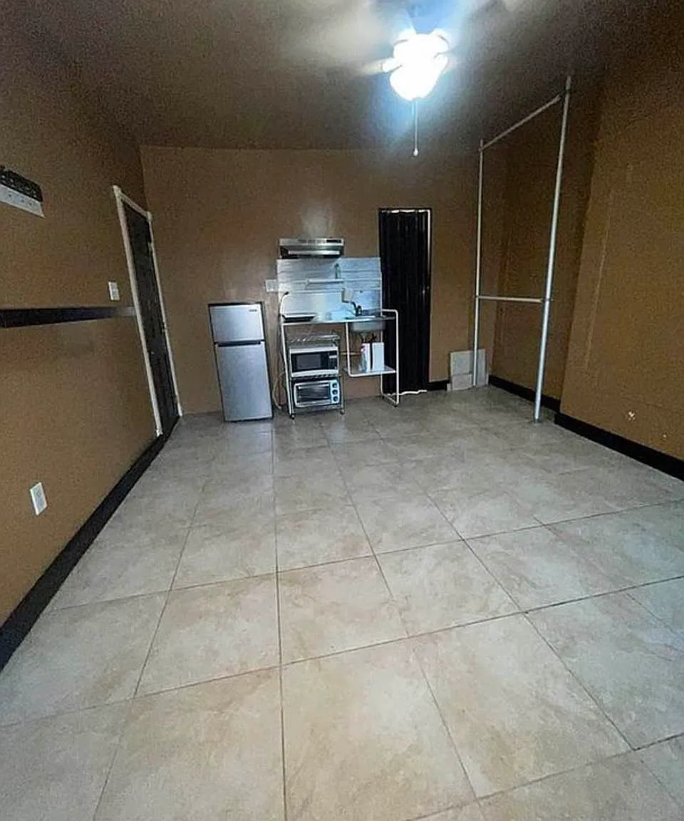 735 Hancock Street — Photo 2
