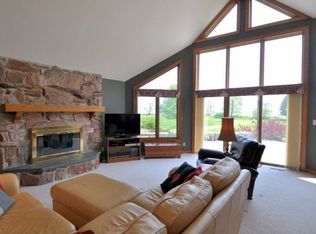 6246 Homestead Dr, Belgium, WI 53004