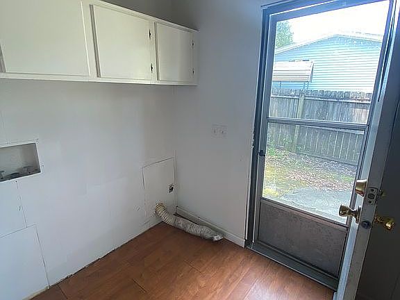5th image of 300 Grapevine Rd