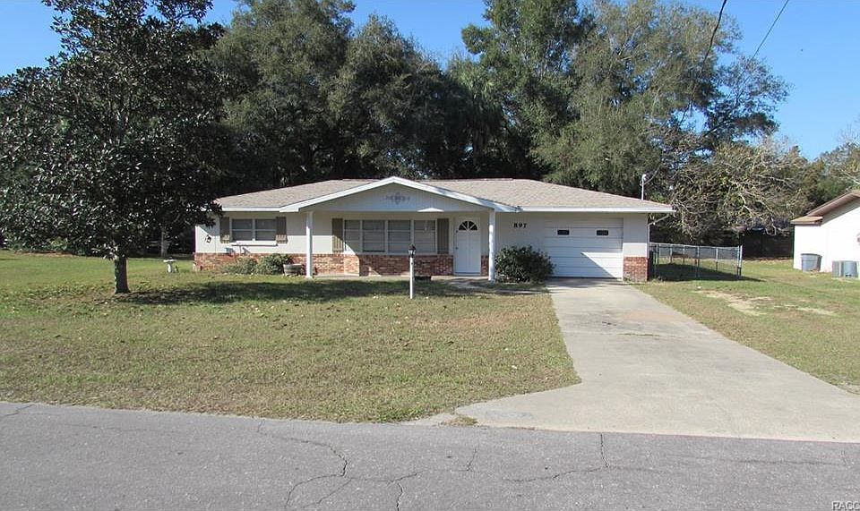 1st image of 897 N Hollywood Cir