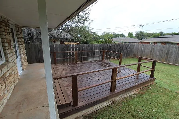 2436 Huntleigh Dr — Photo 13