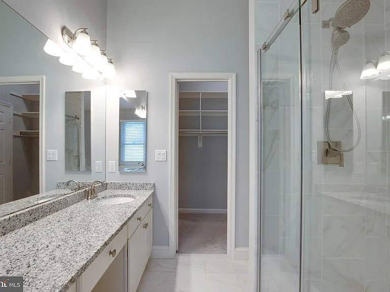2914 Oakton Crest Pl — Photo 52