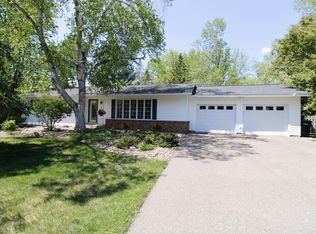 1901 Chestnut Dr, Hudson, WI 54016