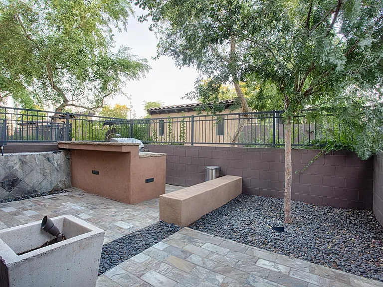 615 E Portland St — Photo 22