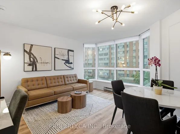 38 Elm St #410, Toronto, ON M5G 2K5