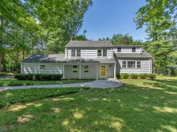 18 Deerfield Rd, Mendham Boro, NJ 07945