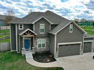 1702 Bay Ct, Kearney, MO 64060