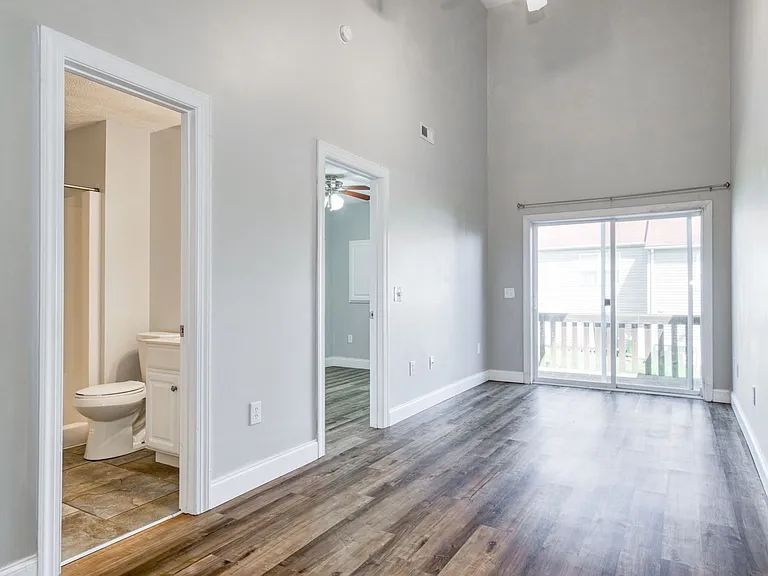1615 Providence Blvd — Photo 13