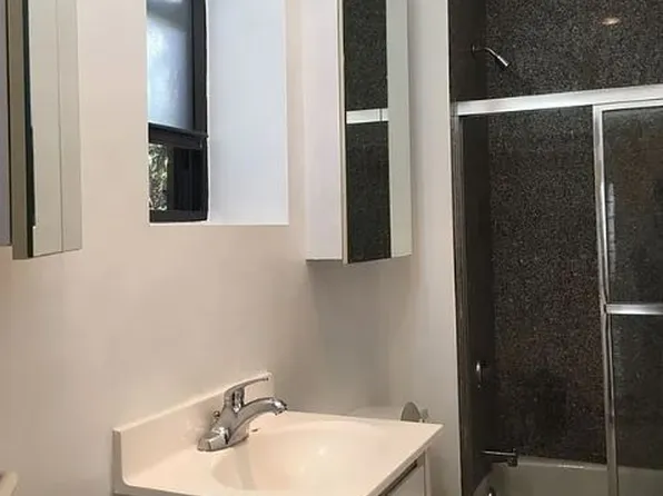 577 2nd Avenue image 9 of 12