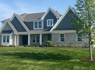 22 E Peter Ln, Hawthorn Woods, IL 60047
