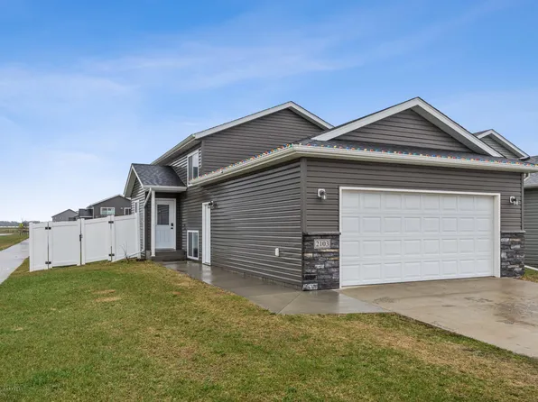 2103 Admiral Dr W, West Fargo, ND 58078