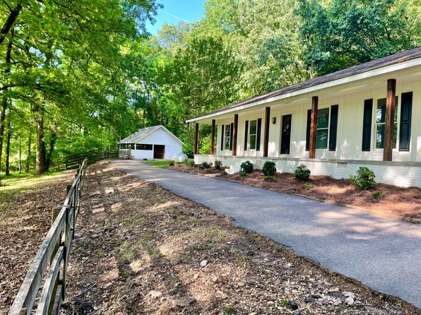 2638 Perry Rd, Grenada, MS 38901