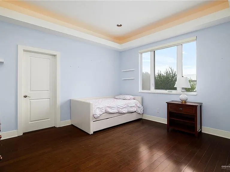 2210 S 49th Ln — Photo 13