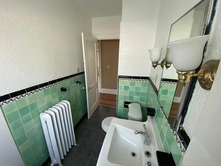 1703 Morgan Ave N — Photo 17