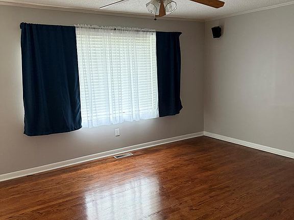 4th image of 180 Meadowlark Ln