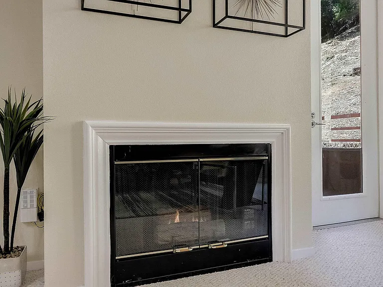 200 Caldecott Ln #108 — Photo 13