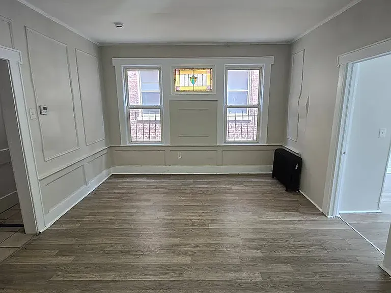 80 Montgomery Ave #2 — Photo 2