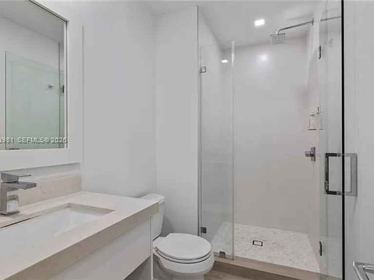 434 SW 10th St #Townhouse A — Photo 9