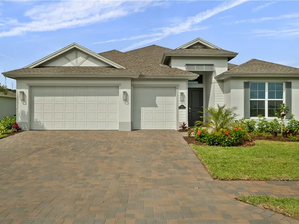 6371 High Pointe Cir, Vero Beach, FL 32967