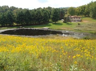 1699 Summerlee Rd, Oak Hill, WV 25901