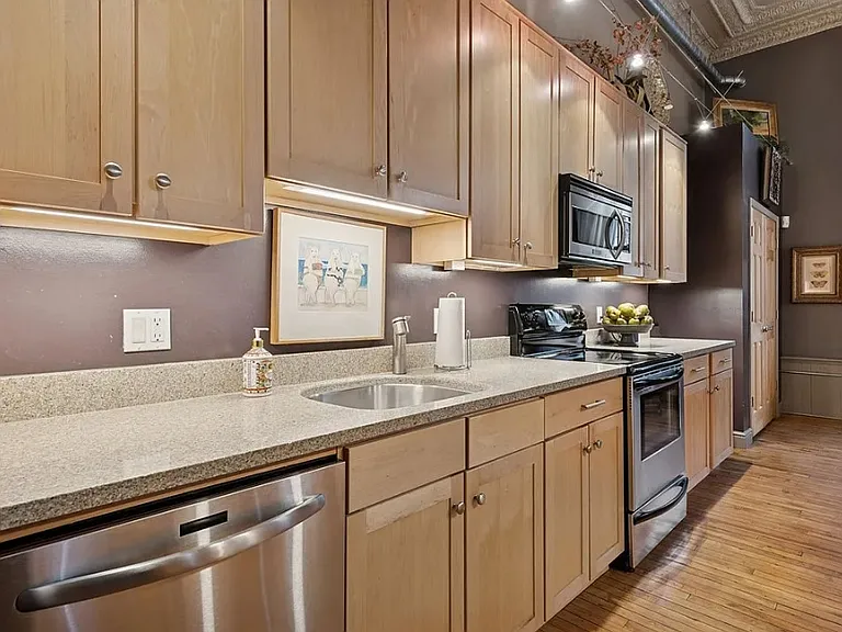 120 S 15th St #103 — Photo 1