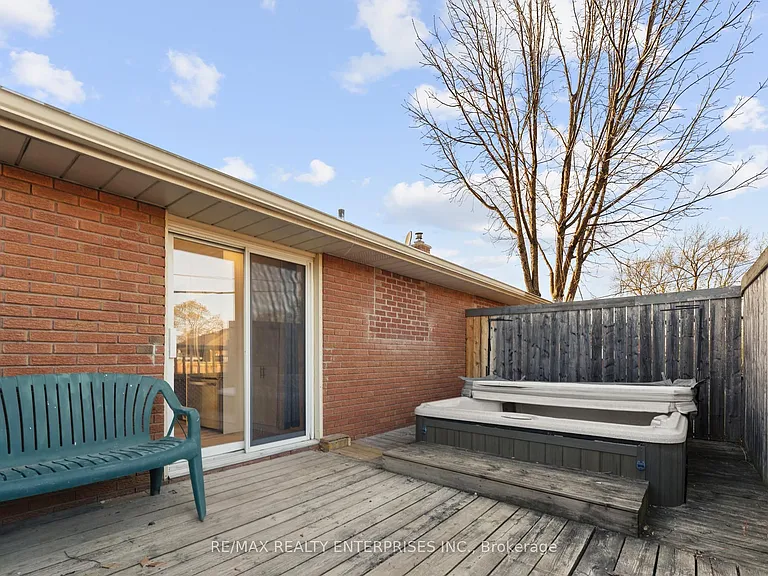 60 Wakelin Ter — Photo 28