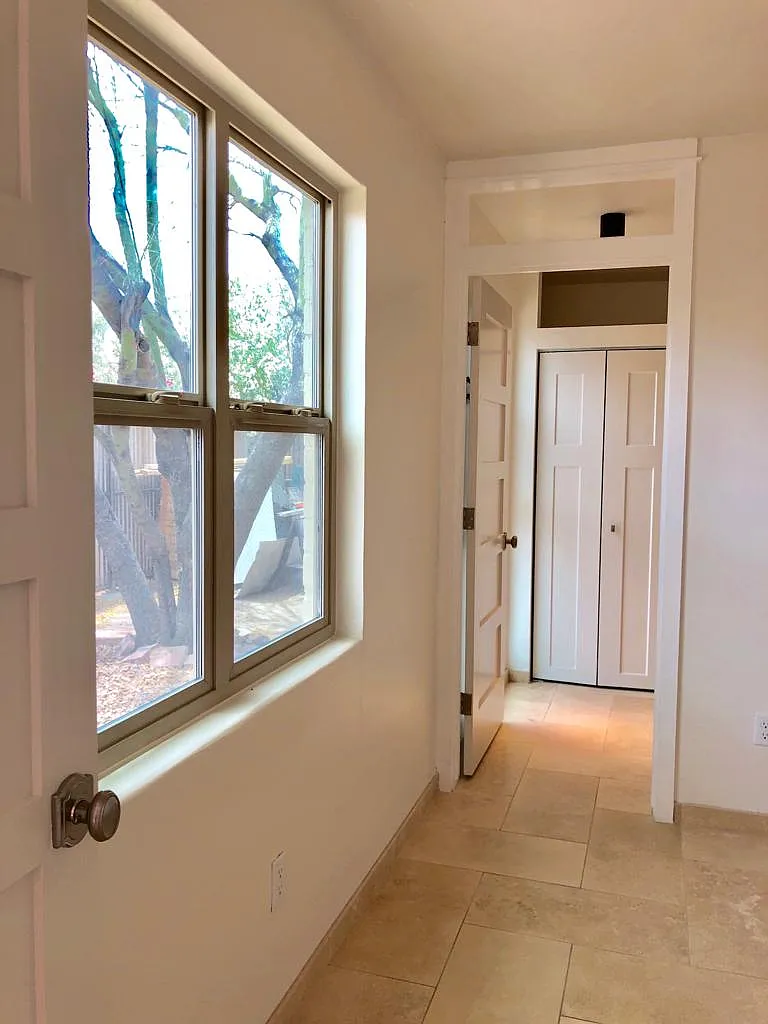 Building Photo - 1407 N Catalina Ave #1