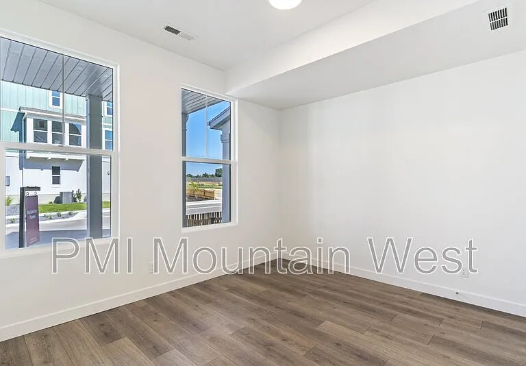 1836 W Red Twilight Ln — Photo 3