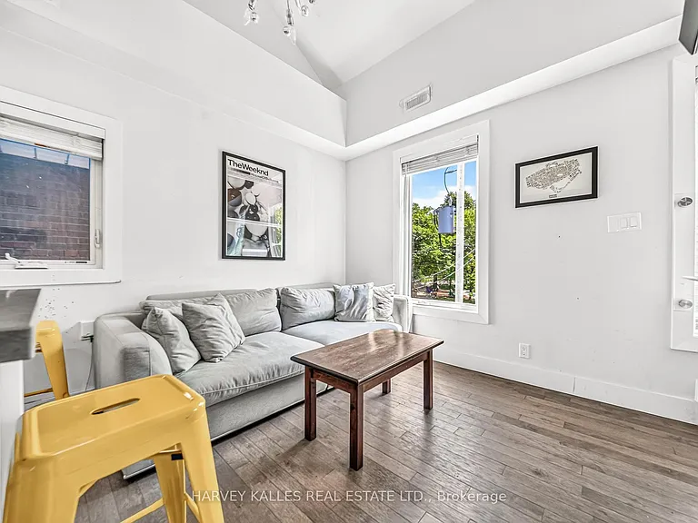 160 Lansdowne Ave #1 — Photo 4
