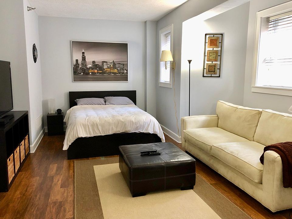 1st image of 230 E 9th St APT 107