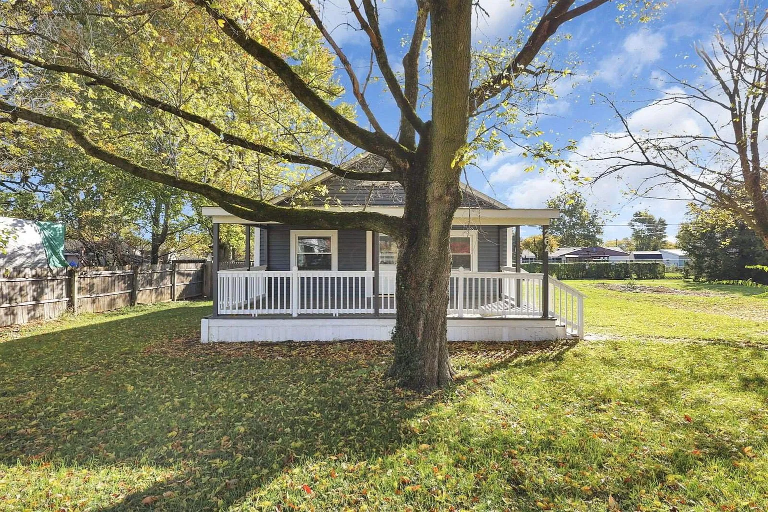 264 Woodlawn Ave photo 1