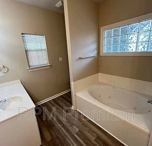 5557 Arialo Dr — Photo 19