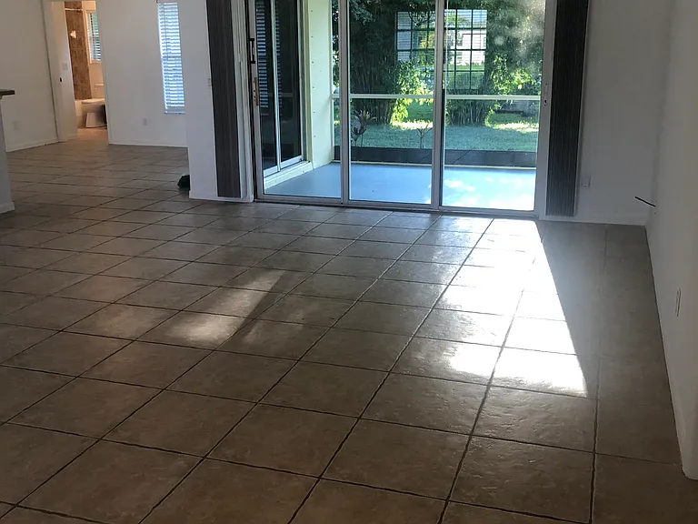 1100 NW Juanita Pl — Photo 8