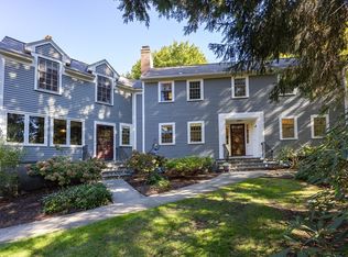 28 Clovelly Rd, Wellesley, MA 02481