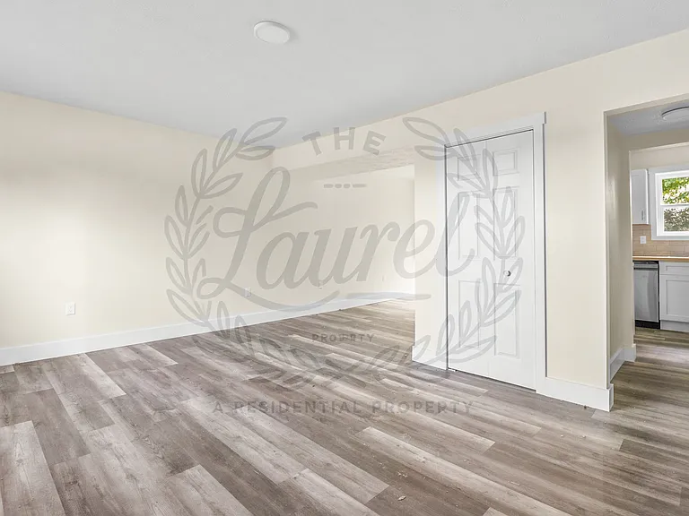 The Laurel — Photo 16