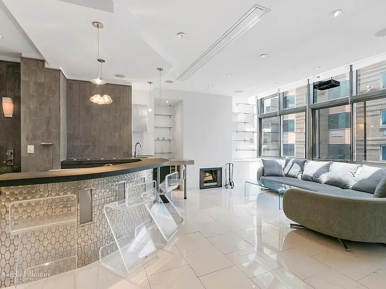 529 W 42nd St #9-Q — Photo 1