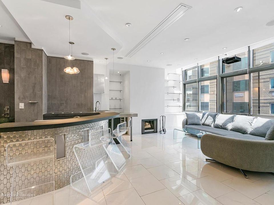 1st image of 529 W 42nd St APT 9-Q