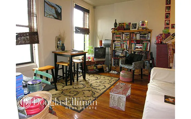 Rented by Douglas Elliman | media 23