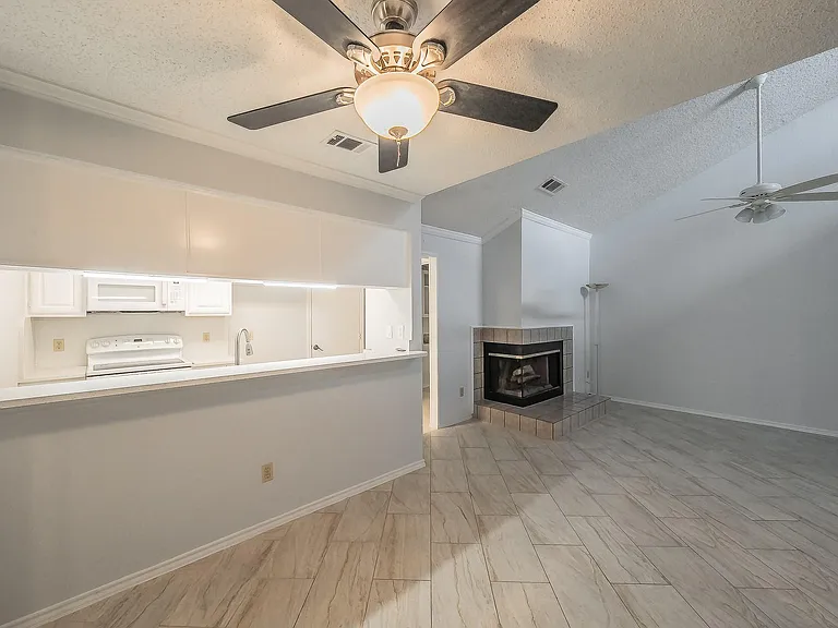 2800 Keller Springs Rd #10 — Photo 19